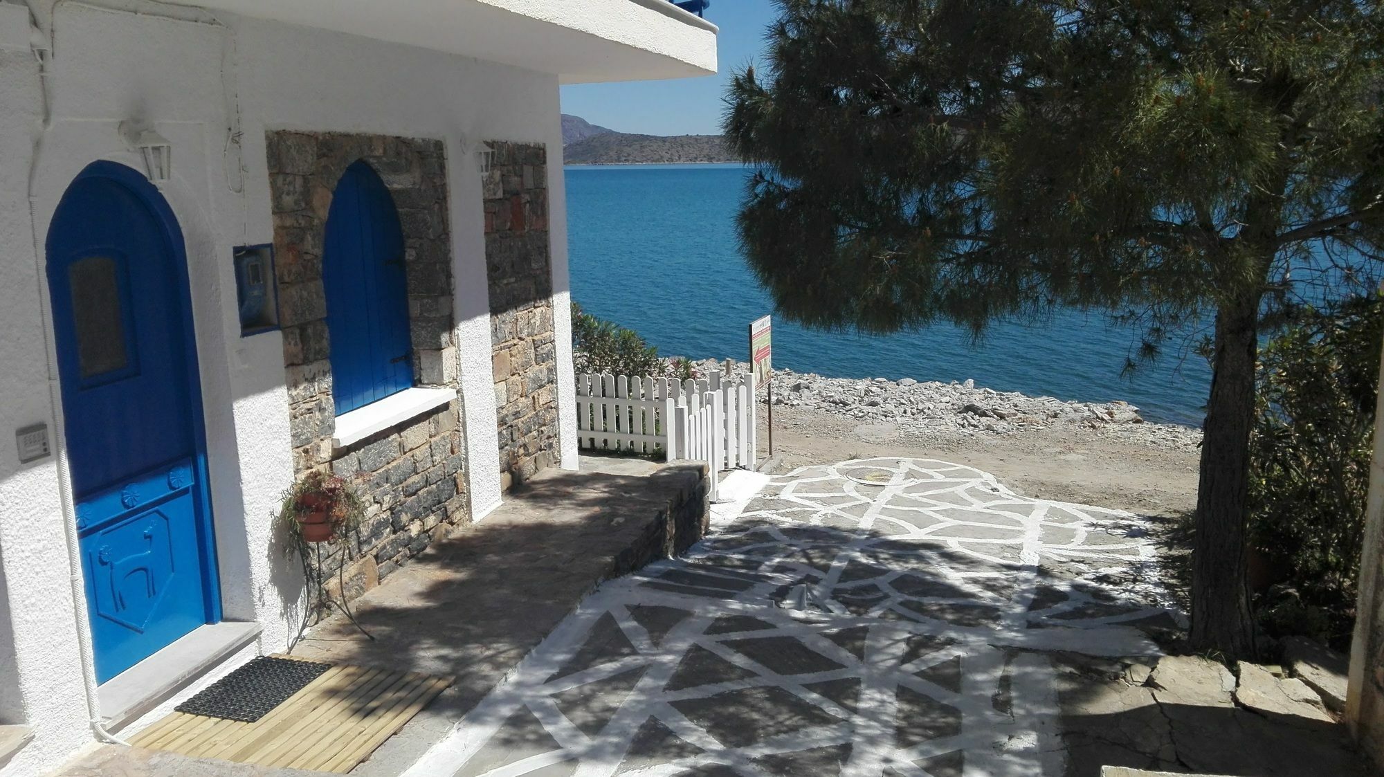 Eleftheria Sea Side Traditional House Элунда Экстерьер фото